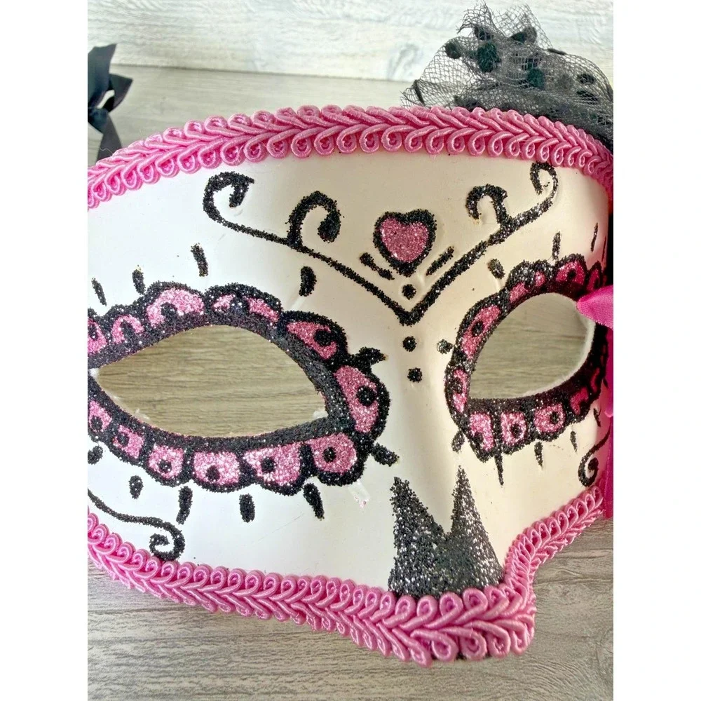 2 Masquerade Party Eye Masks Halloween Mardi Gras Wedding Ball Theater Mask